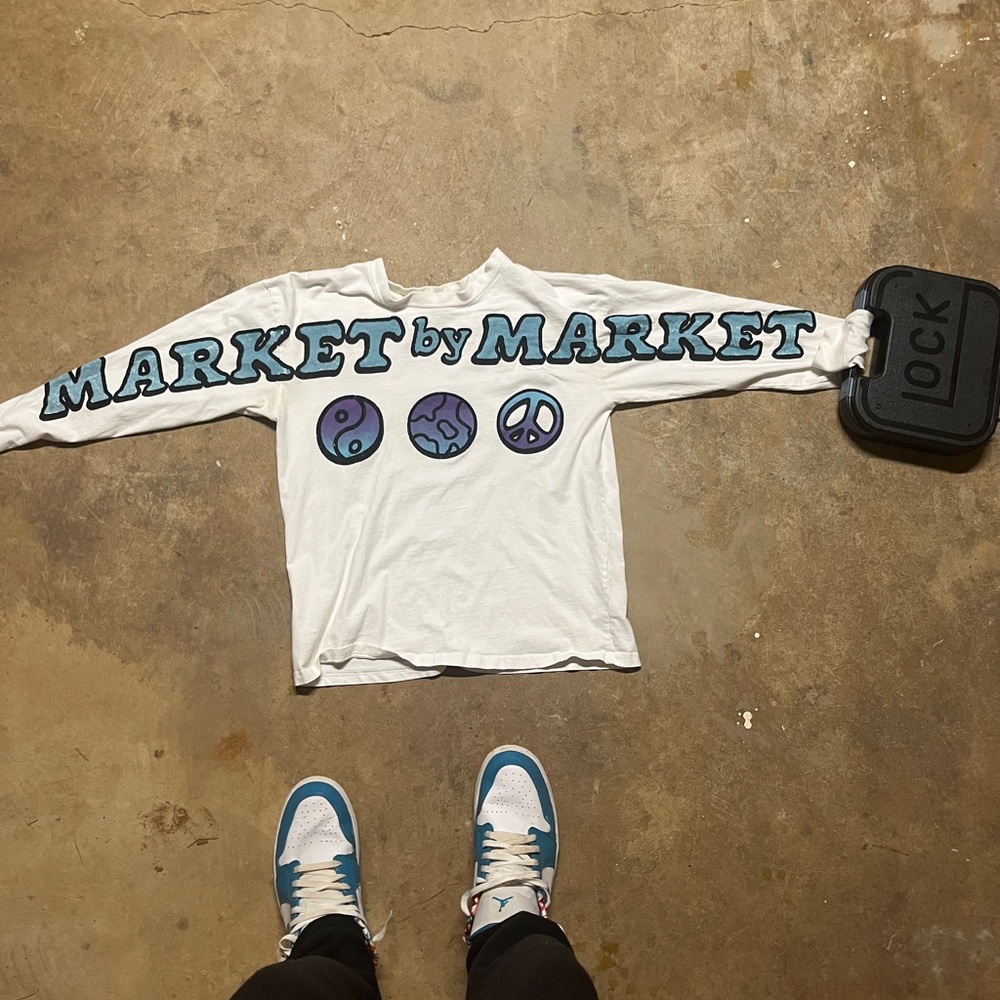 Light blue Long sleeved Market by Market tee